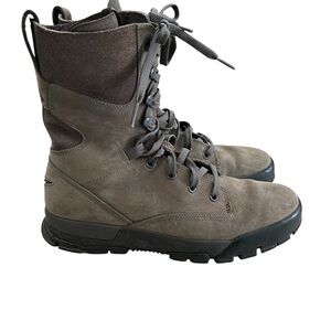 NIKE ACG AIR NEVIST-9 PREMIUM‎ MENS BOOTS size 7